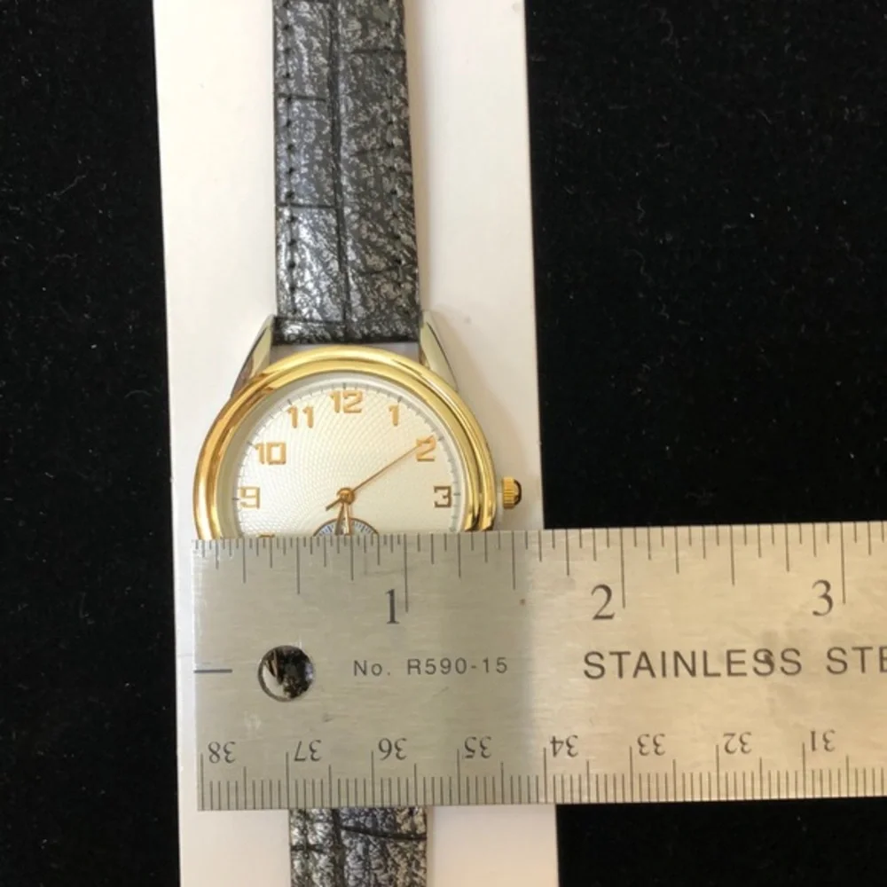Fashion Watch in current larger face size